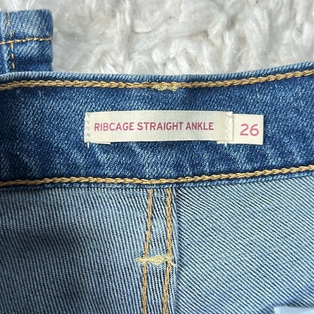 Levi’s rib cage straight ankle jeans 0783 size 26